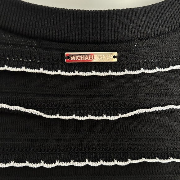 Ruffle Stripped Michael Kors Dress - Picture 4 of 7